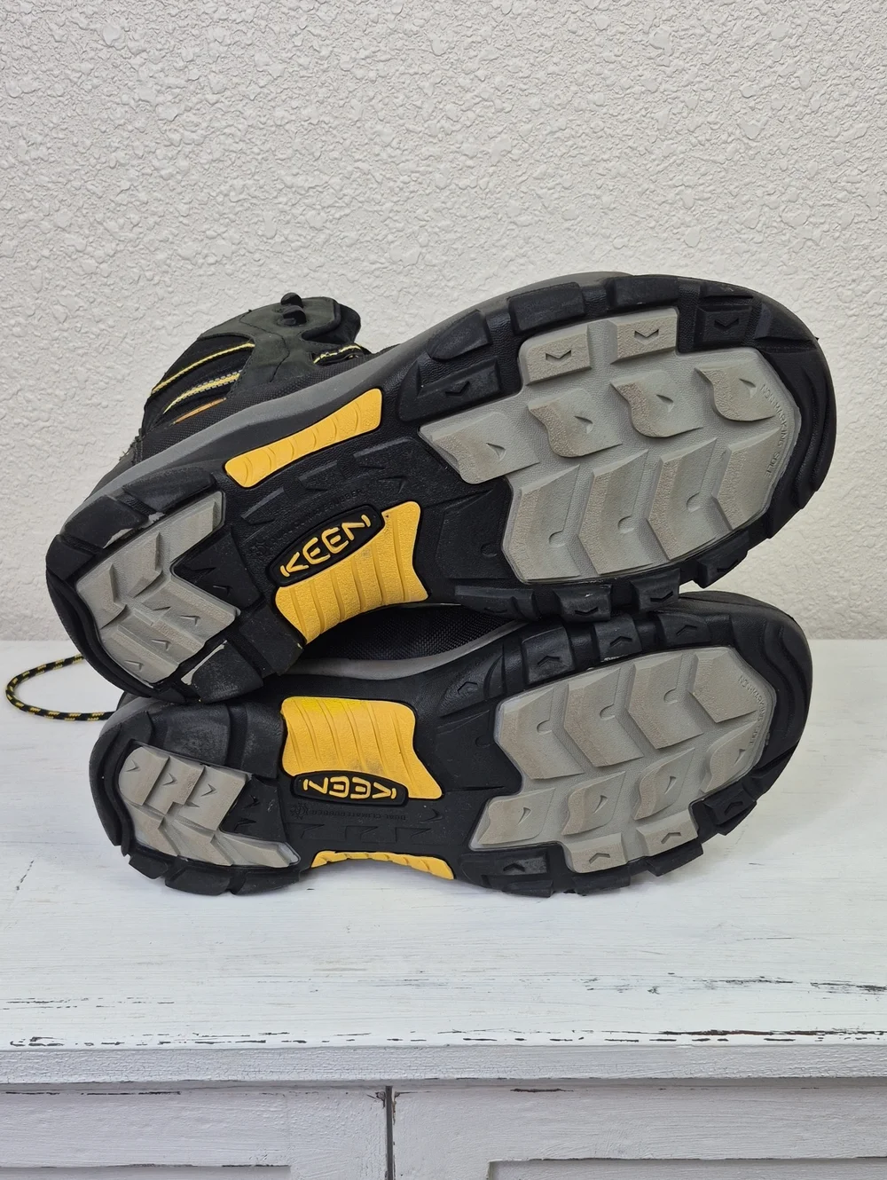 Keen Men's Dry Summit Country Insulated Winter Boots Size 14 Black / Grey